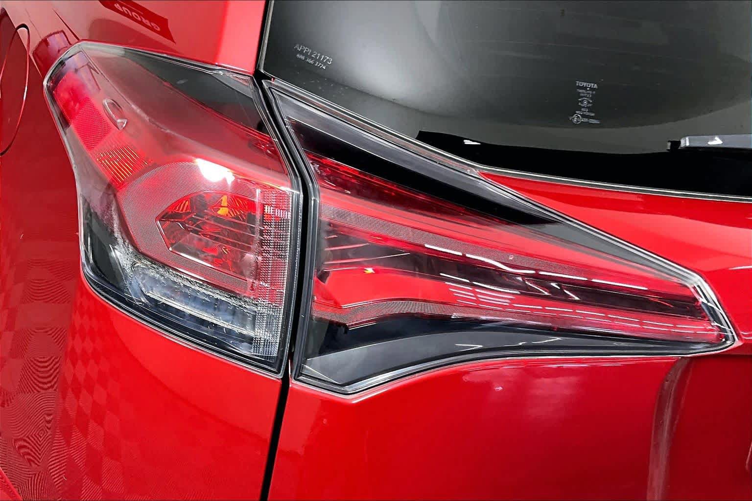 Used 2017 Toyota RAV4 XLE w/ Carpet Mat Package FWD image 28
