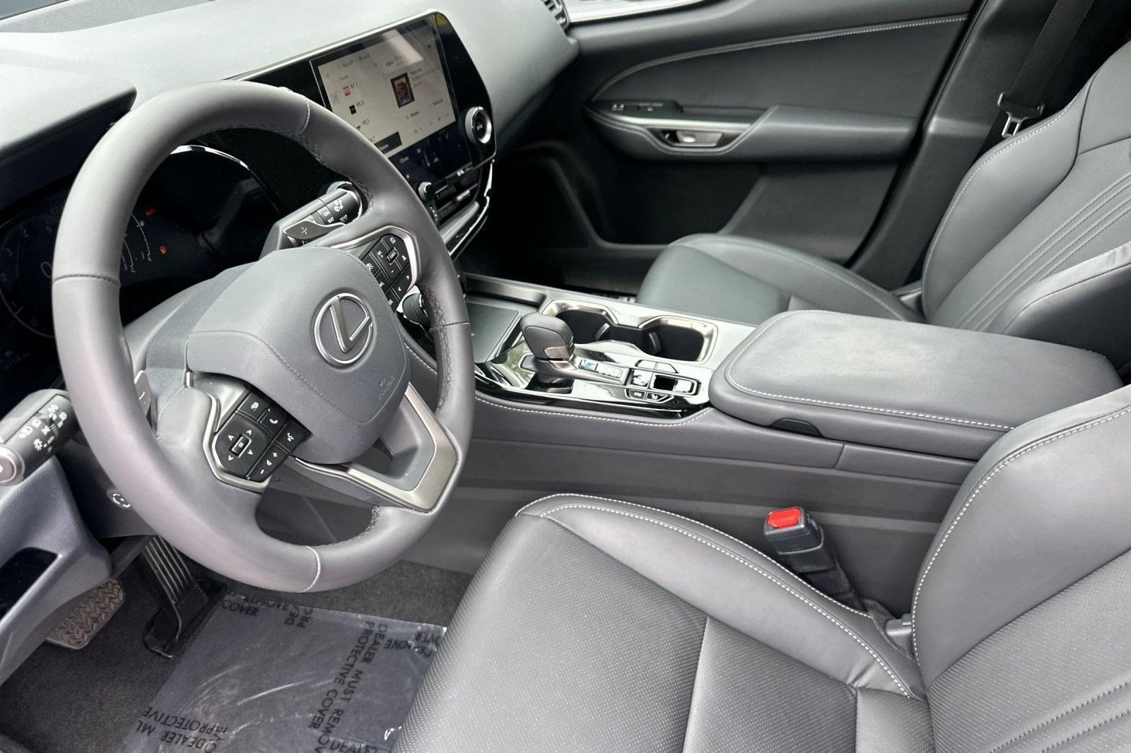 Certified 2026 Lexus NX 350 AWD w/ Accessory Package (Z1) image 4