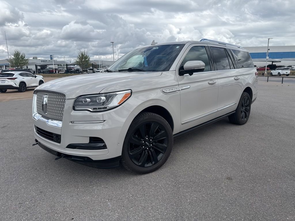 Used 2024 Lincoln Navigator L Reserve image 1