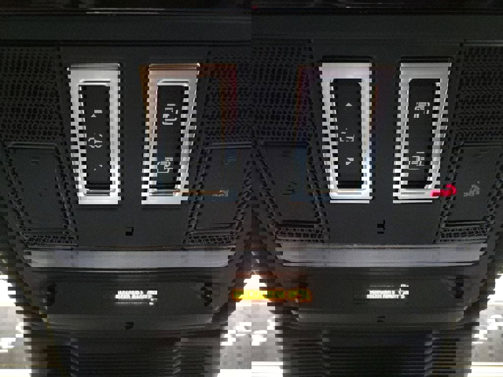 New 2026 Land Rover Range Rover Evoque S image 21