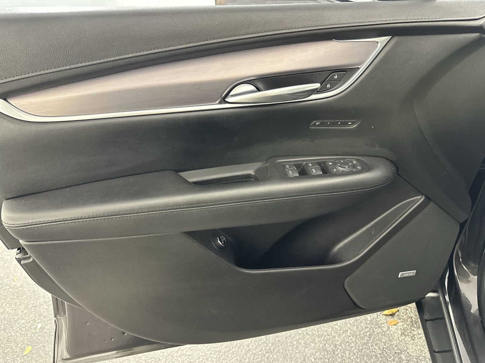 Used 2018 Cadillac XT5 Luxury w/ Driver Awareness Package image 33