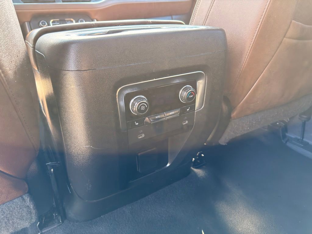 Used 2022 Chevrolet Suburban High Country w/ LPO, Illumination Package image 27