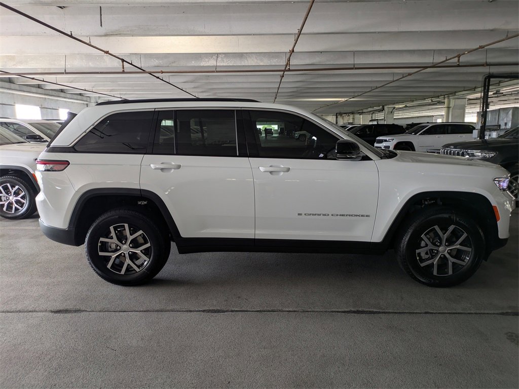 New 2025 Jeep Grand Cherokee Limited image 4
