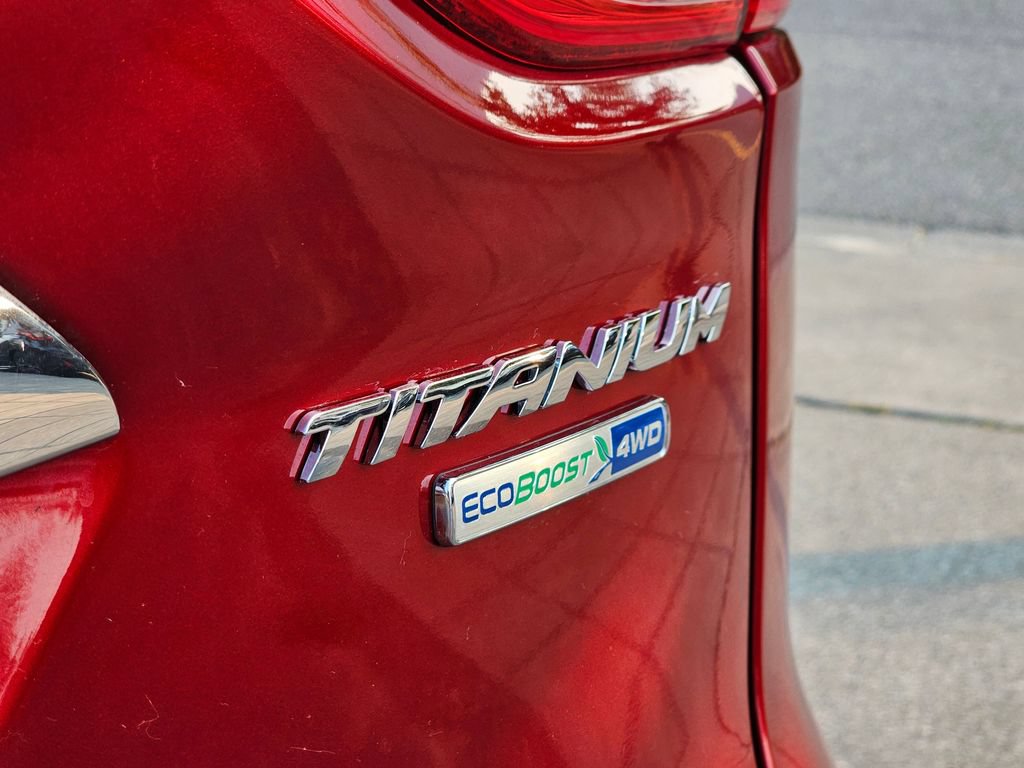 Used 2015 Ford Escape Titanium w/ Equipment Group 301A AWD/4WD image 10