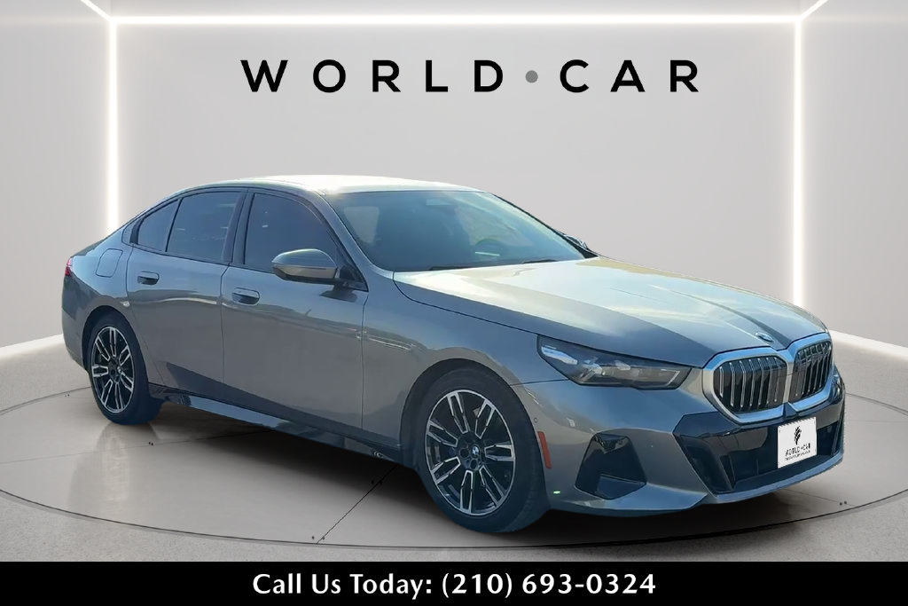 Used 2024 BMW 530i RWD image 1