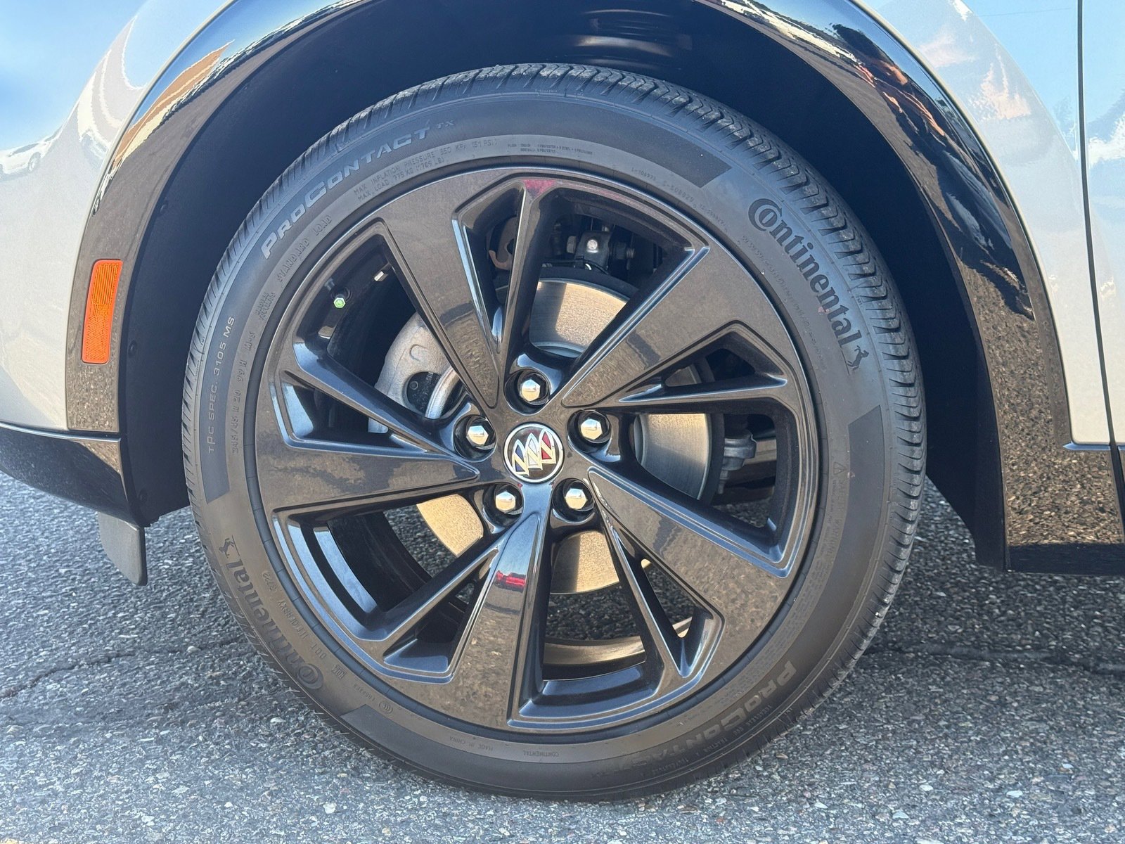 Used 2023 Buick Envision Essence w/ Sport Touring Package image 9