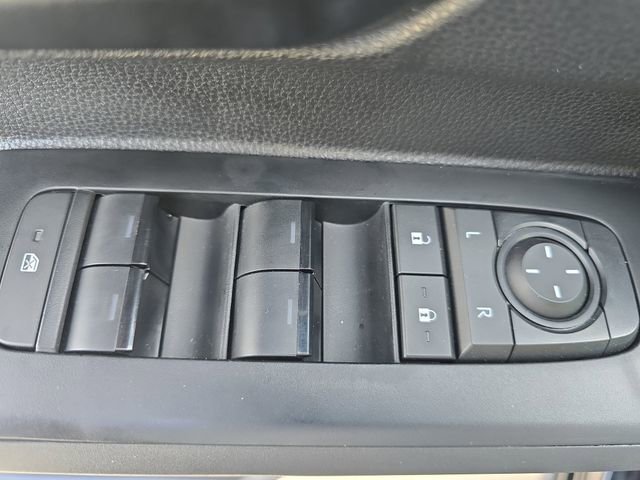 Used 2025 Toyota Tacoma SR5 image 26