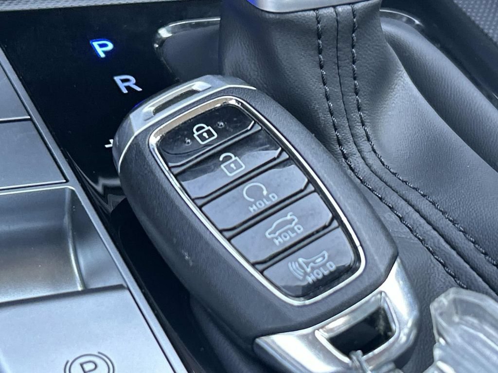 Certified 2023 Hyundai Elantra Limited FWD image 36