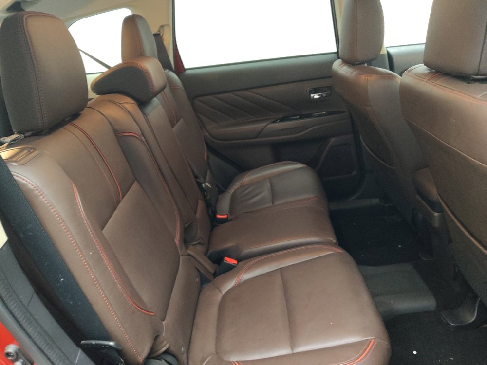 Used 2018 Mitsubishi Outlander SEL image 19