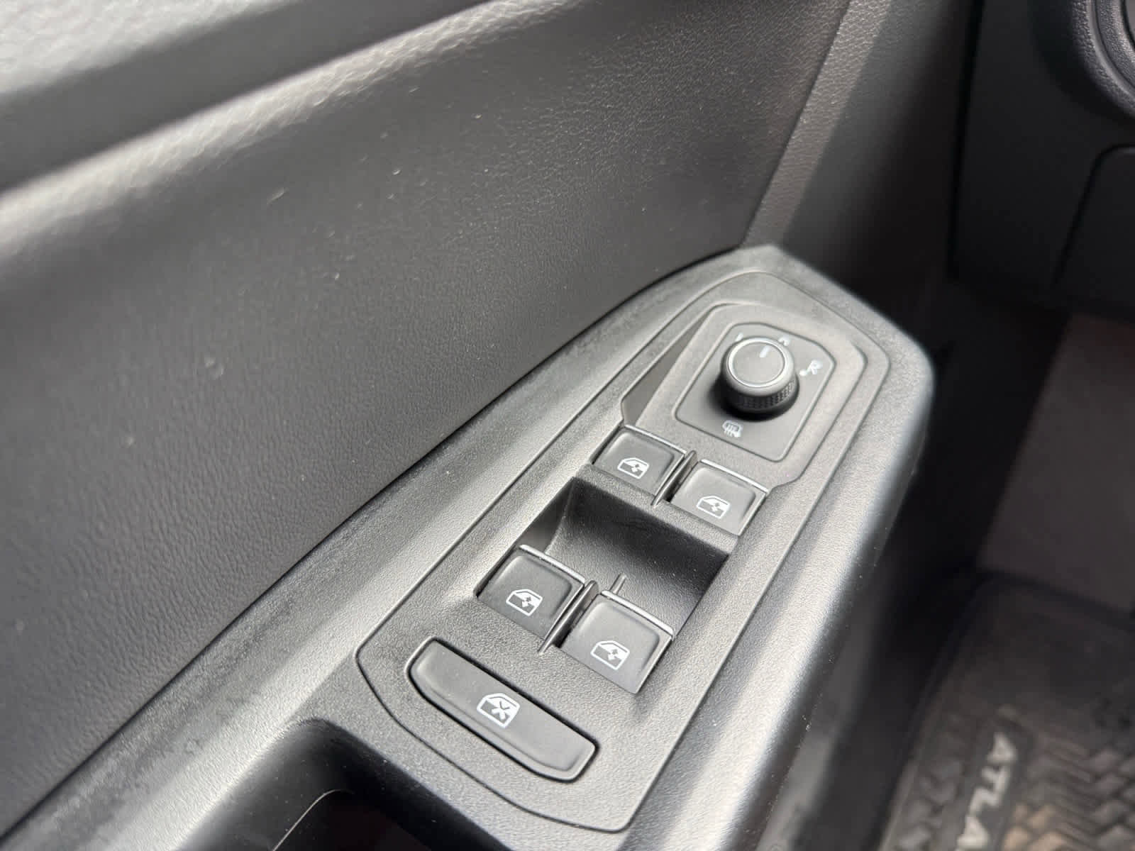Used 2019 Volkswagen Atlas SE FWD image 26