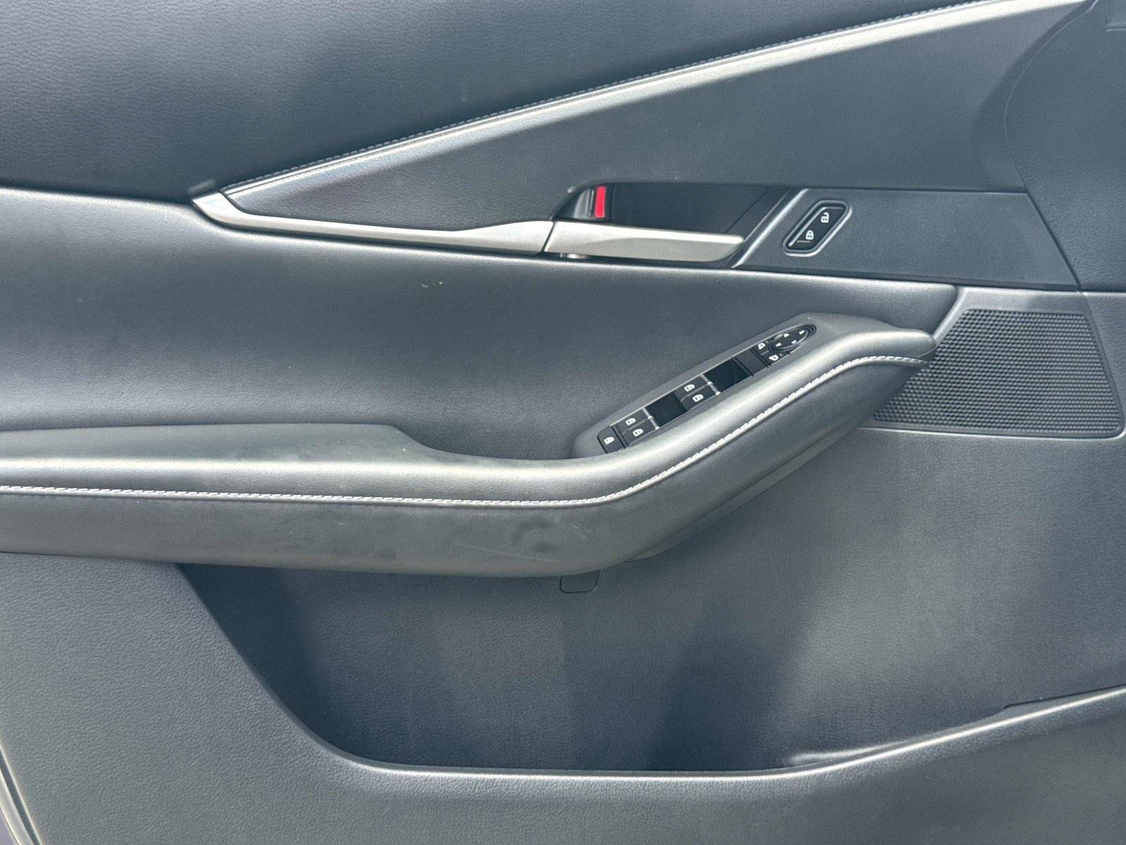 Certified 2022 MAZDA CX-30 AWD 2.5 S w/ Select Package image 16