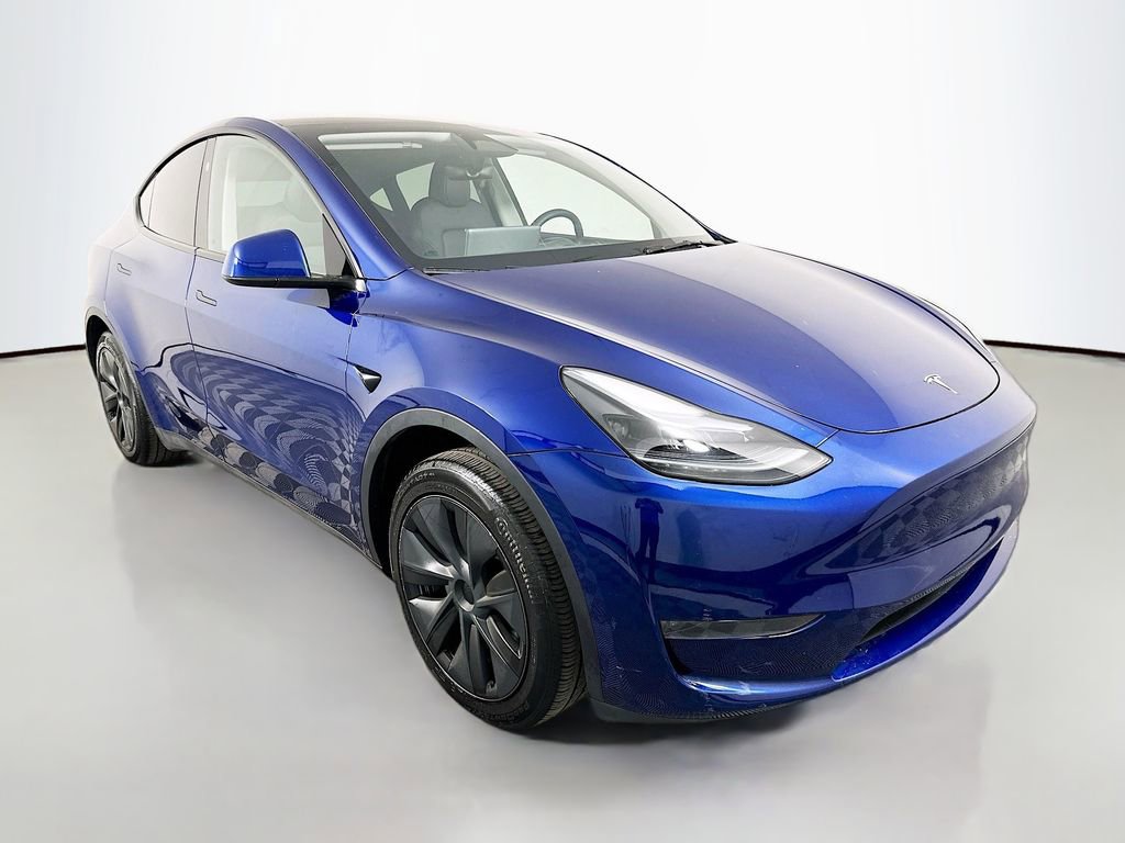 Used 2025 Tesla Model Y Long Range image 3