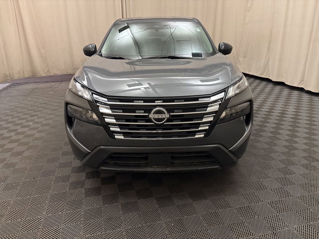 Used 2024 Nissan Rogue S image 2