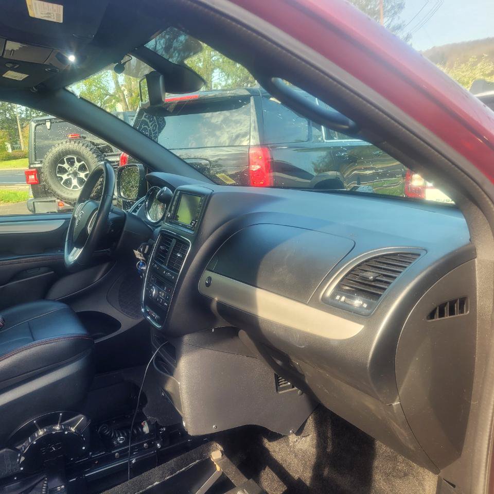 Used 2019 Dodge Grand Caravan GT FWD image 21