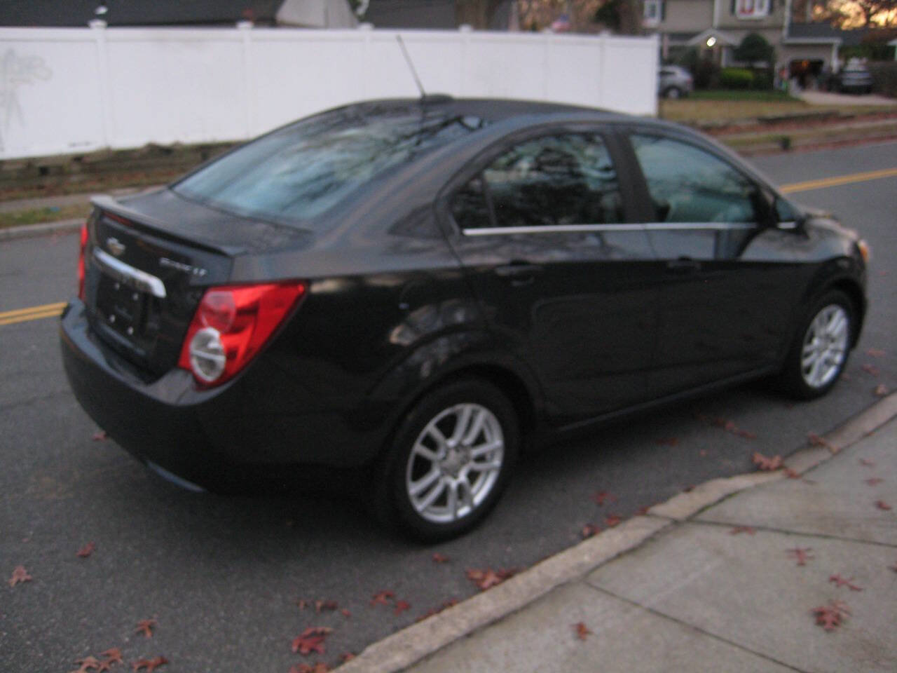 Used 2015 Chevrolet Sonic LT w/ Wheels and Fog Lamp Package FWD image 5