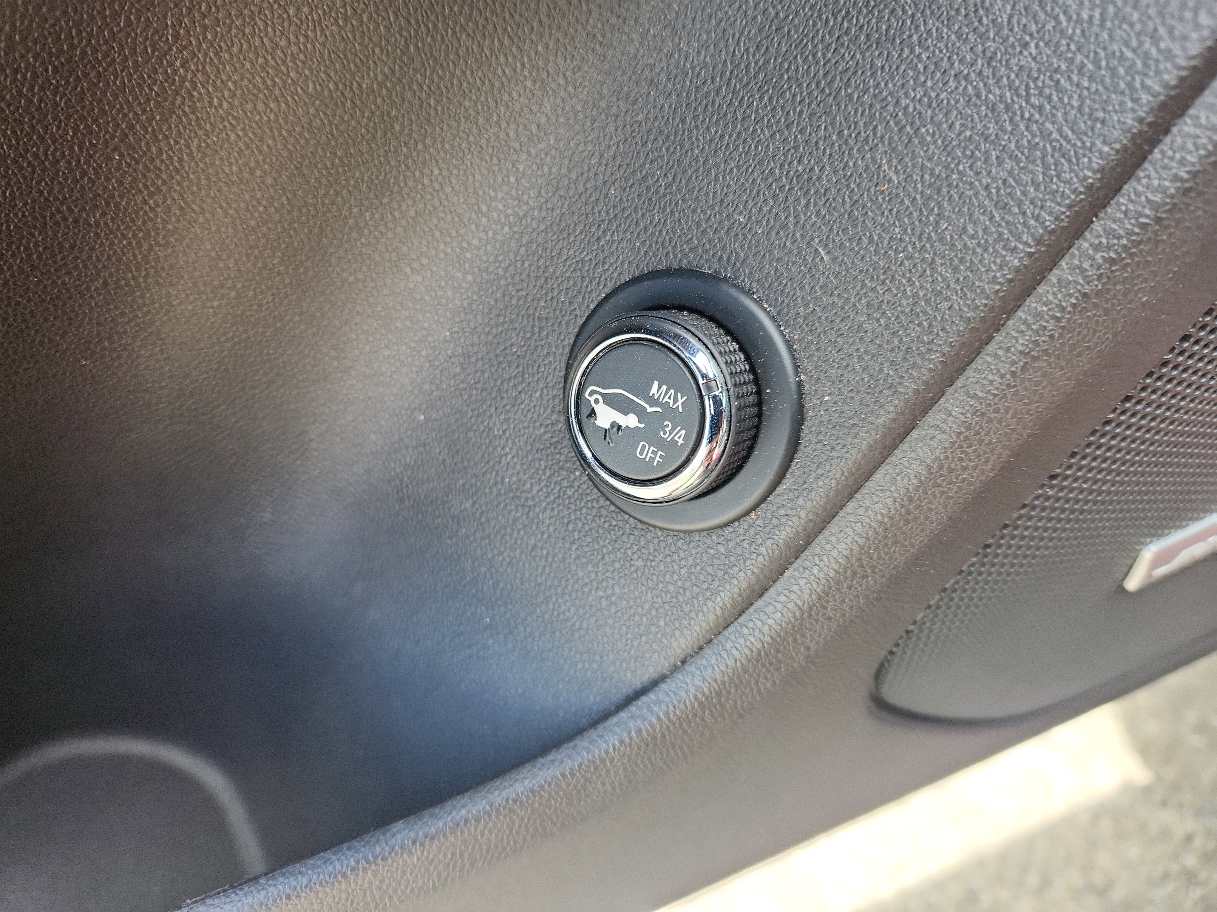 Used 2019 Chevrolet Blazer RS FWD image 24