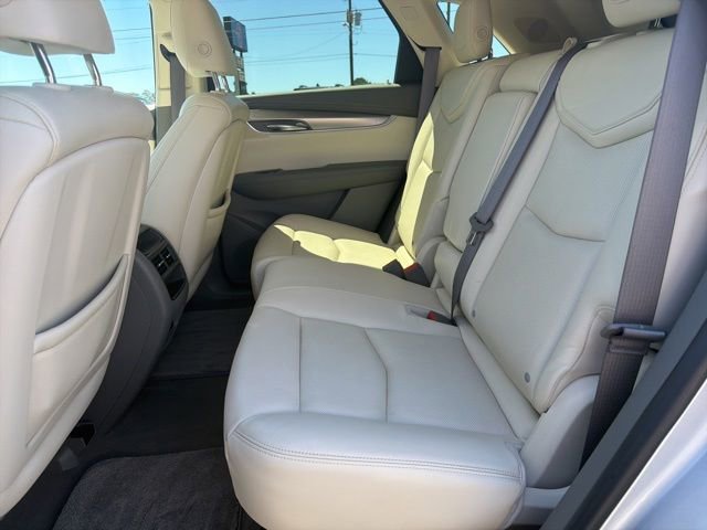 Used 2017 Cadillac XT5 Luxury w/ Driver Awareness Package FWD image 13
