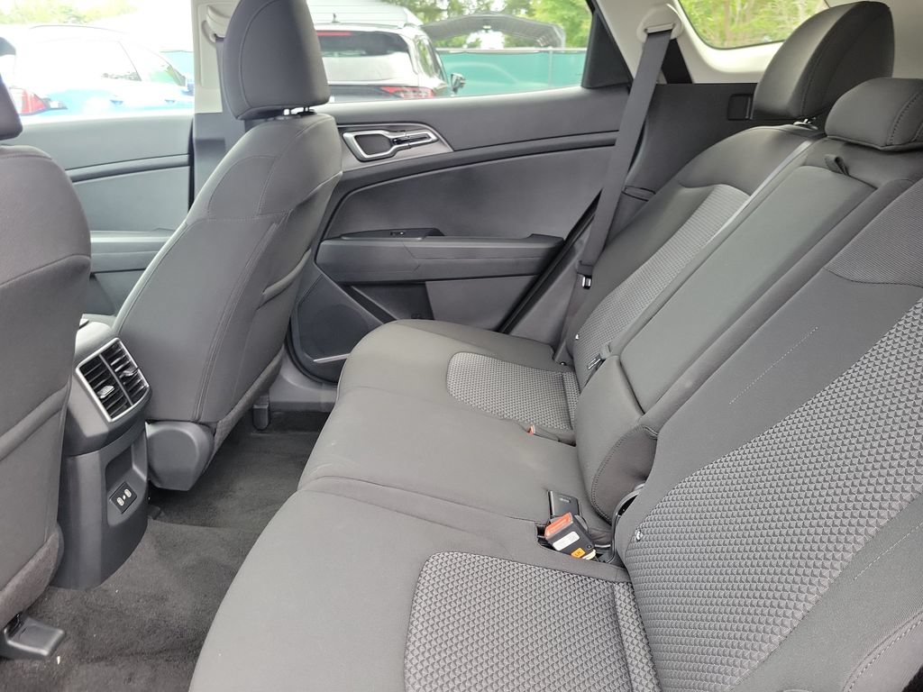 New 2026 Kia Sportage LX FWD image 21