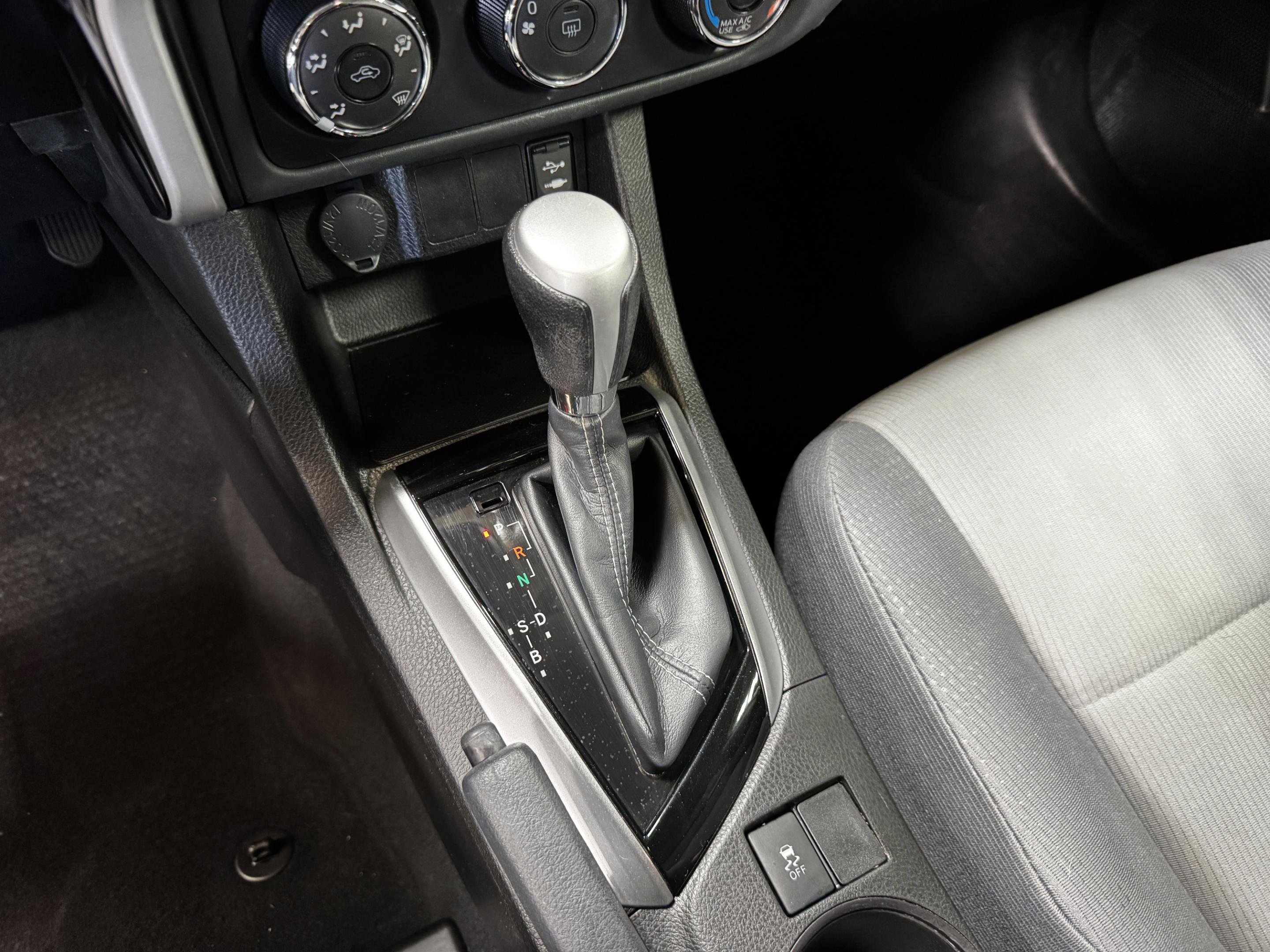 Used 2019 Toyota Corolla L image 14