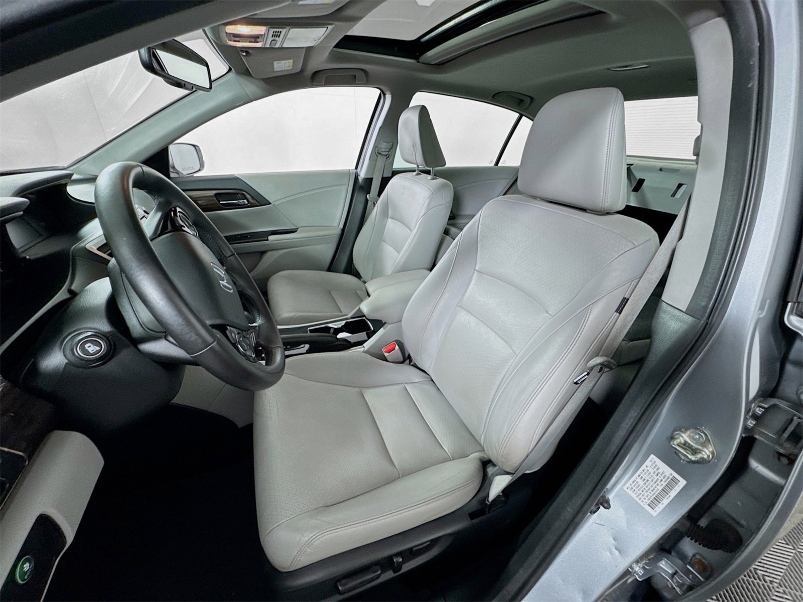 Used 2017 Honda Accord EX-L image 16