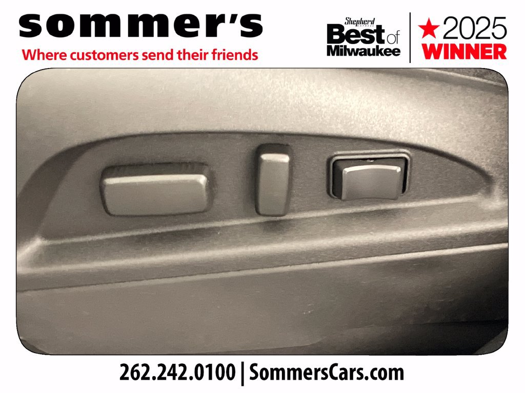 Used 2011 Chevrolet Equinox LT w/ All-Star Package FWD image 10