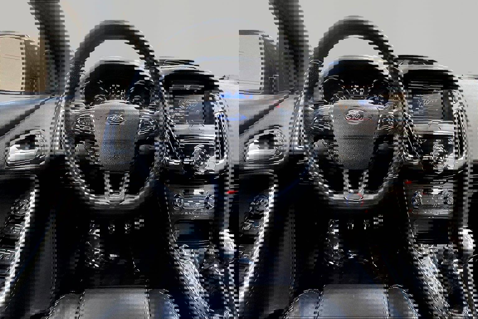 Used 2015 Ford Focus ST w/ Equipment Group 402A FWD image 8