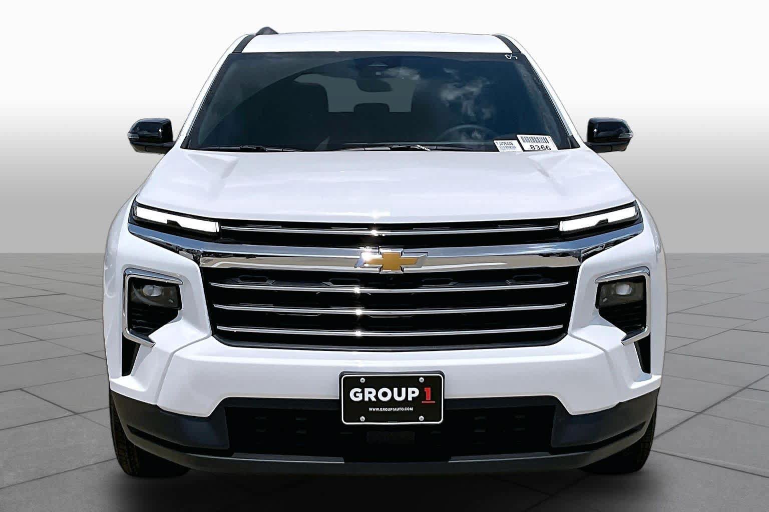 New 2026 Chevrolet Traverse LT w/ Driver Confidence Package FWD image 2