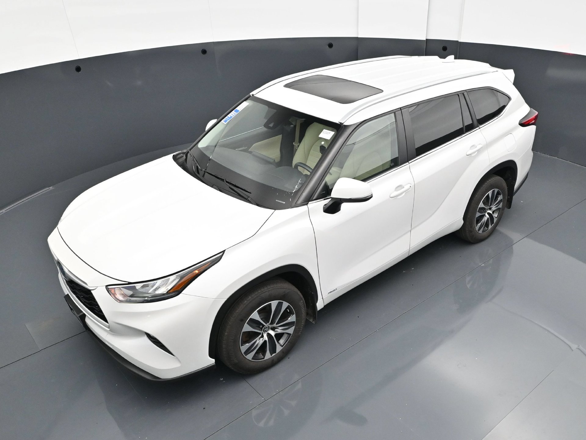 Used 2023 Toyota Highlander XLE AWD/4WD image 37