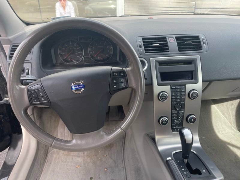 Used 2009 Volvo C70 T5 FWD image 9