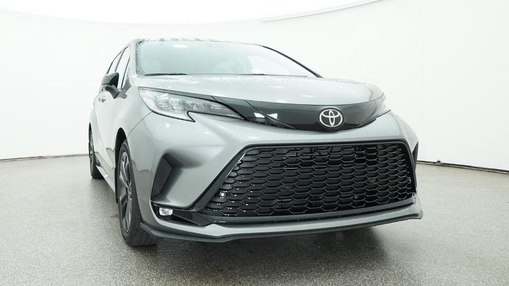 New 2026 Toyota Sienna XSE FWD image 7