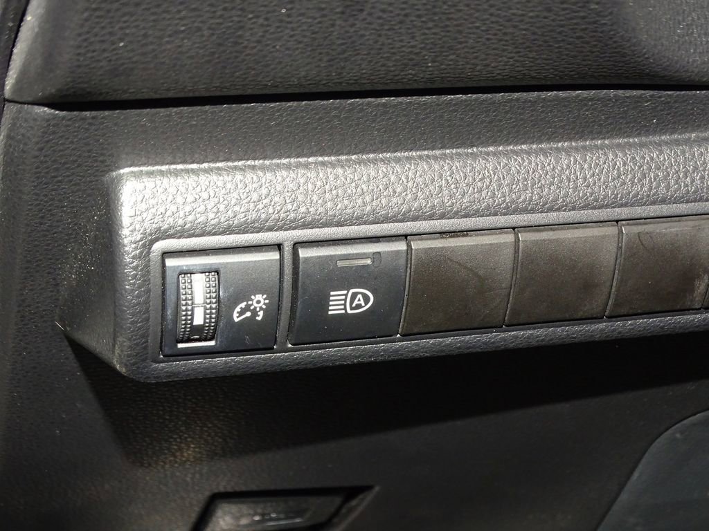 Used 2023 Toyota Corolla LE image 17