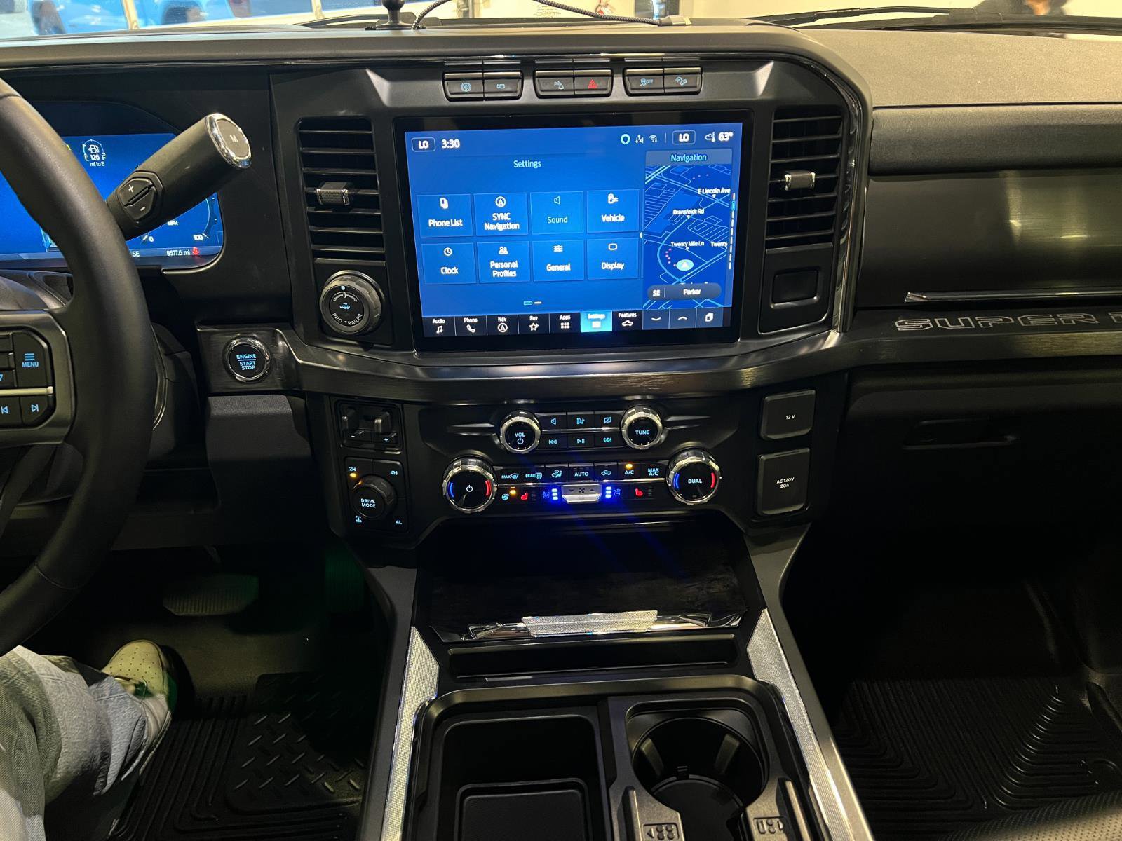 Used 2024 Ford F350 Lariat w/ Lariat Ultimate Package image 16