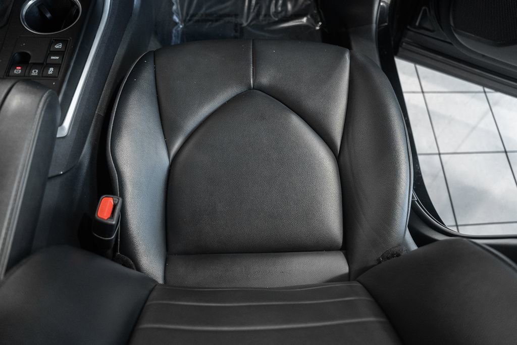 Used 2023 Toyota Highlander XLE image 30