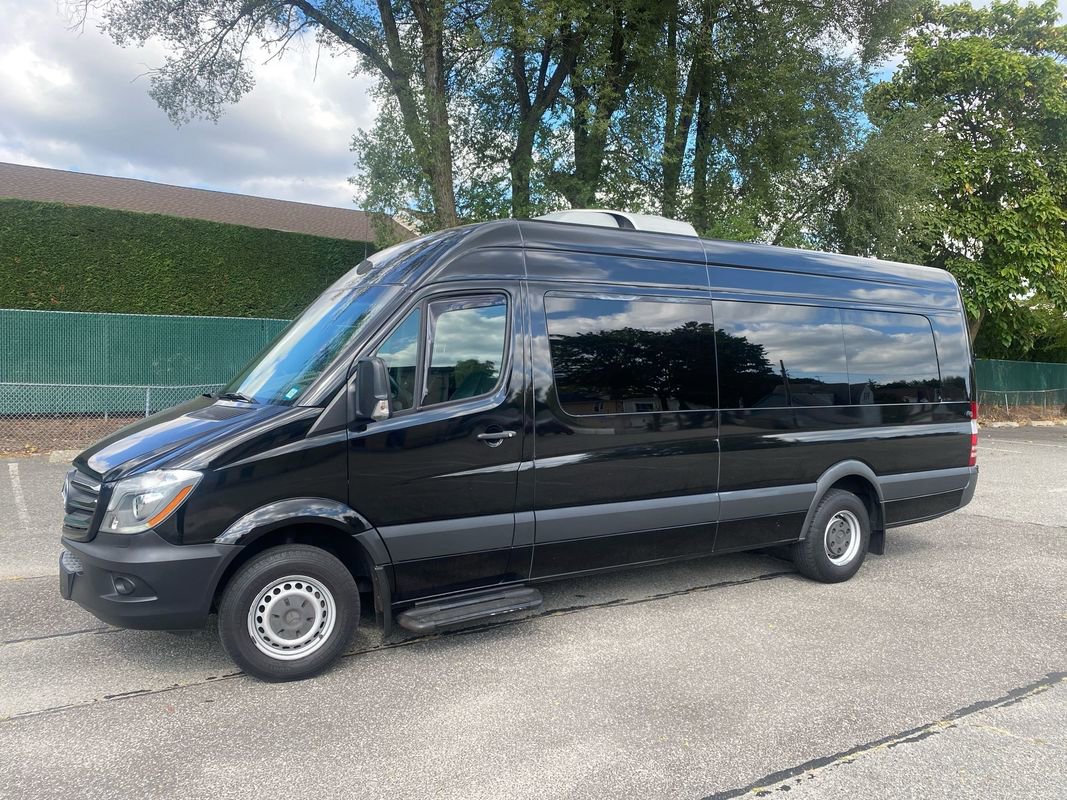 Used 2017 Mercedes-Benz Sprinter 3500 image 3