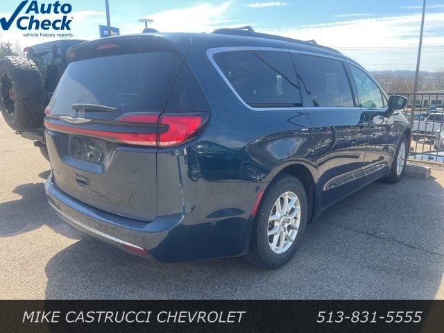 Used 2022 Chrysler Pacifica Touring-L w/ Uconnect Theater Family Group image 3