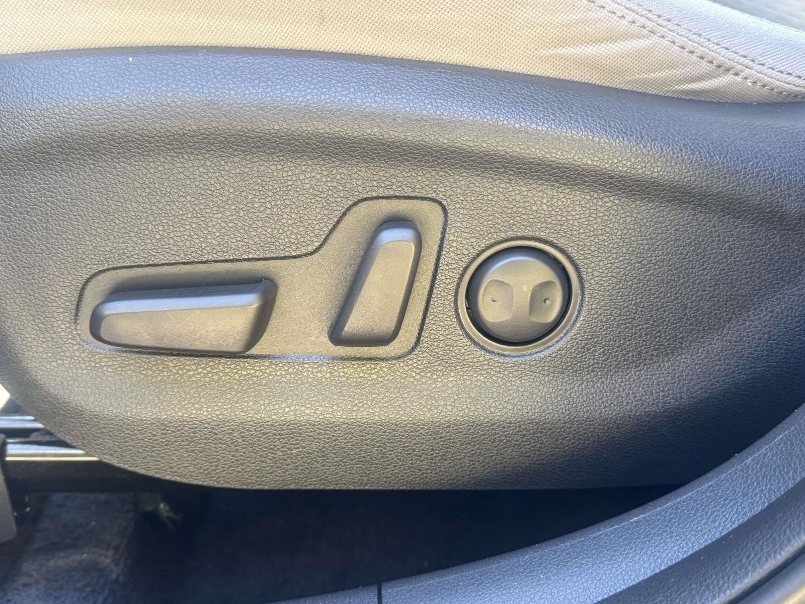 Used 2019 Hyundai Tucson Value AWD/4WD image 17