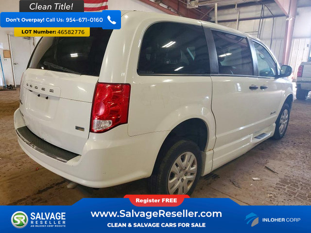 Used 2019 Dodge Grand Caravan SE image 4