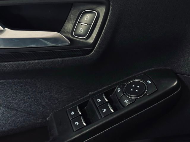 Used 2025 Ford Escape ST-Line image 13