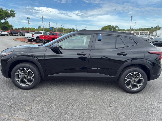 New 2026 Chevrolet Trax LT w/ Driver Confidence Package FWD image 3