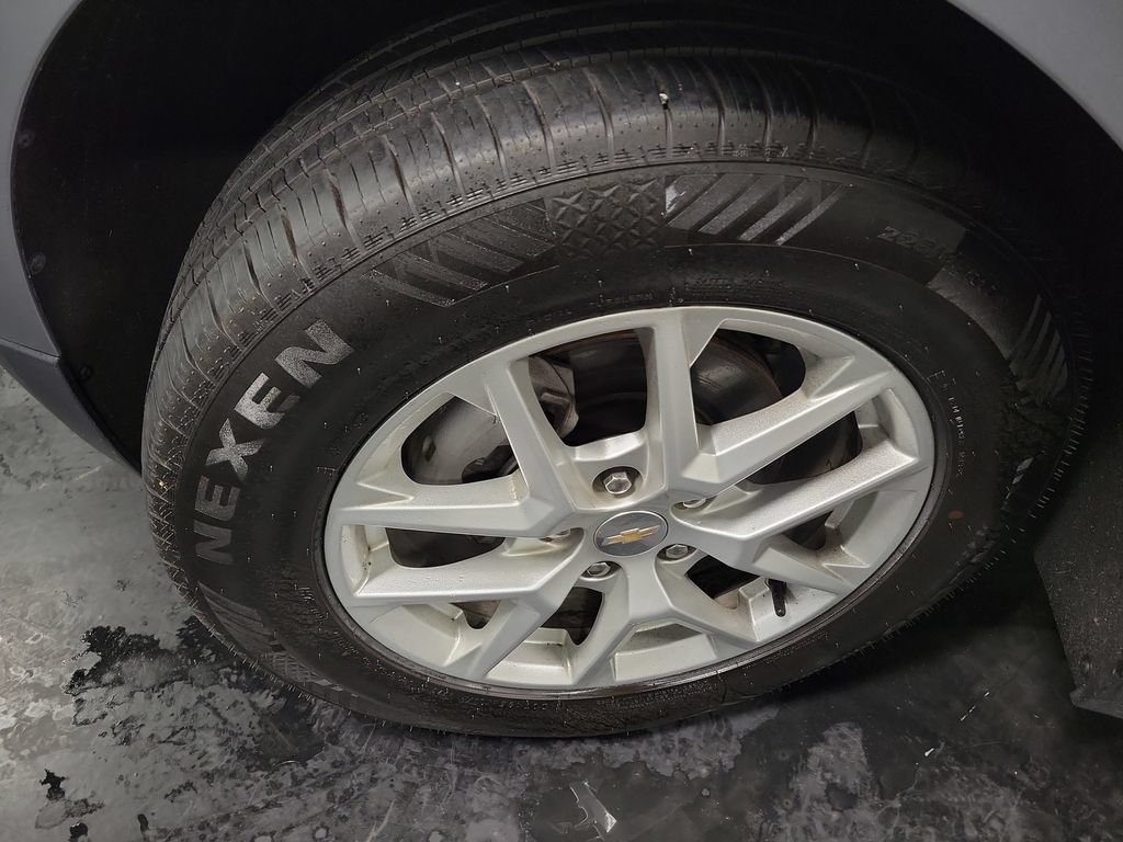Used 2024 Chevrolet Equinox LS FWD image 13