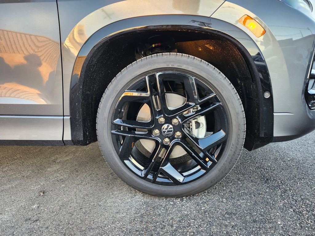 New 2026 Volkswagen Tiguan SE R-Line image 18