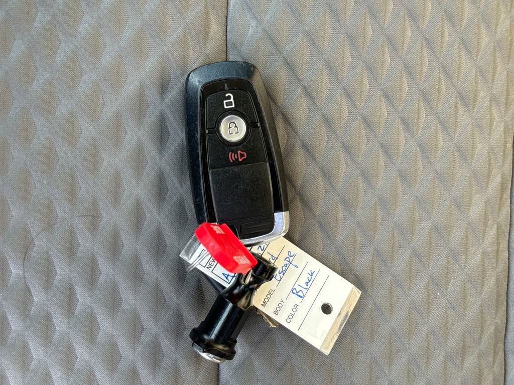Used 2021 Ford Escape SE image 29