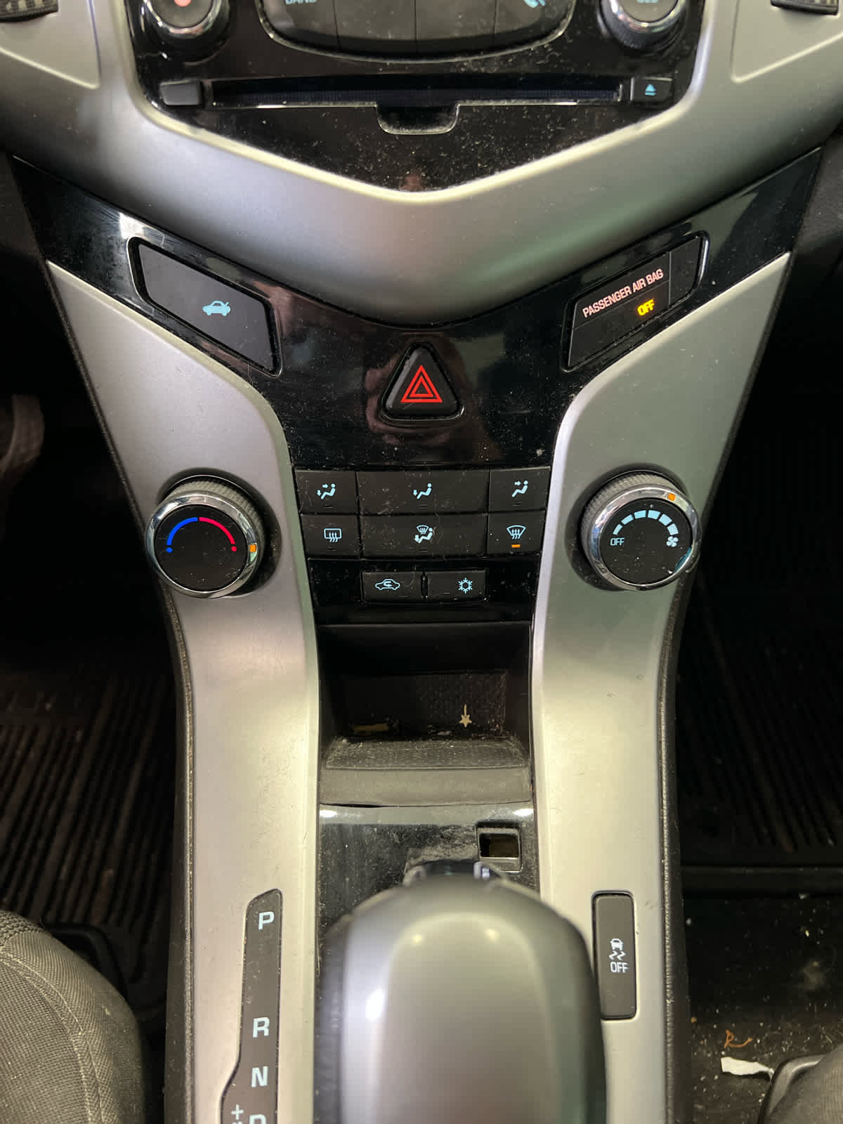 Used 2015 Chevrolet Cruze LT image 18