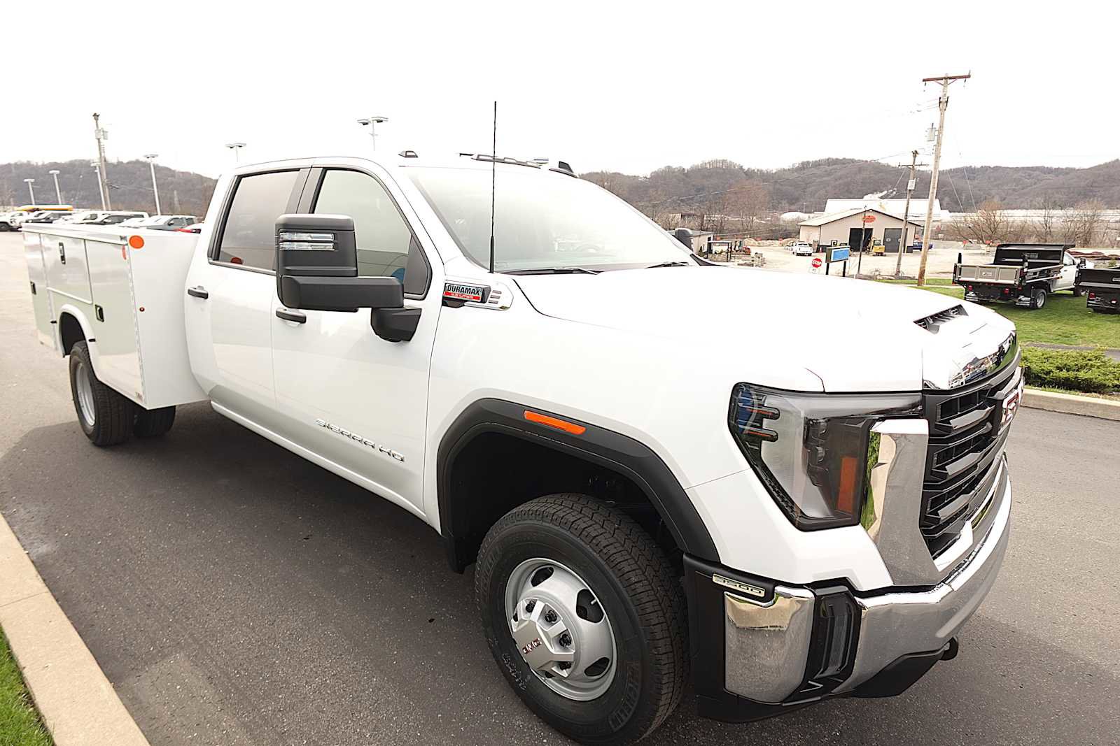 New 2026 GMC Sierra 3500 Pro w/ Convenience Package AWD/4WD image 4