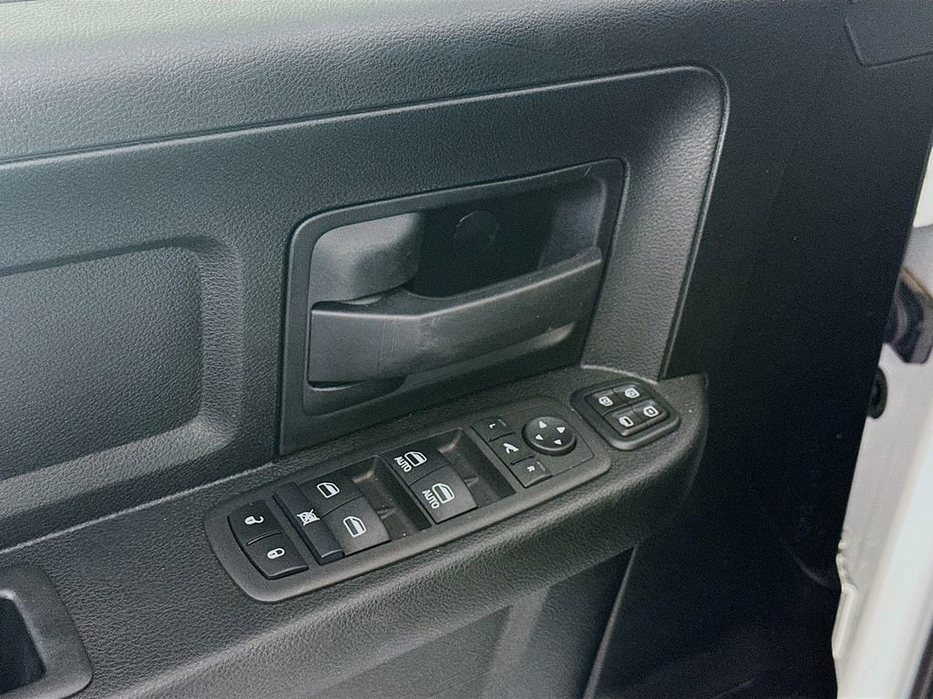 Used 2024 RAM 3500 Tradesman w/ Chrome Appearance Group image 24