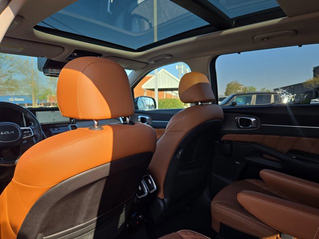 Used 2023 Kia Sorento SX Prestige image 15