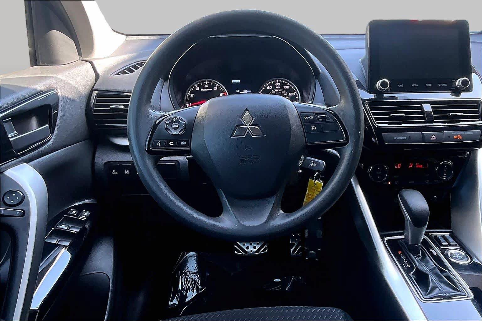 Used 2023 Mitsubishi Eclipse Cross LE AWD/4WD image 6