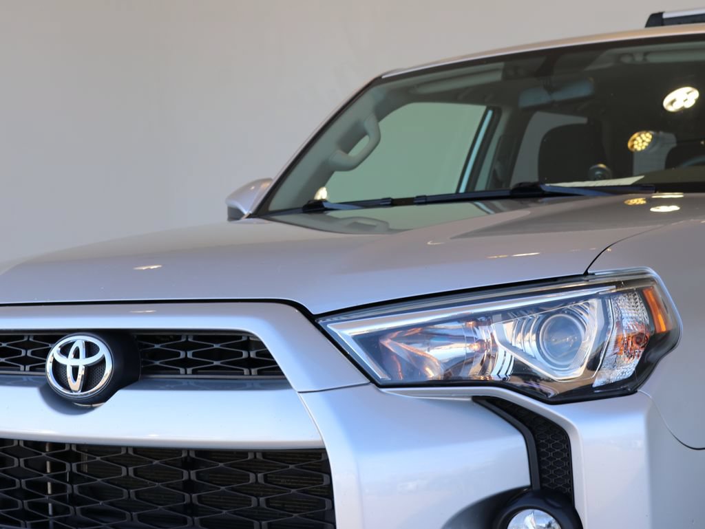 Used 2019 Toyota 4Runner SR5 AWD/4WD image 50