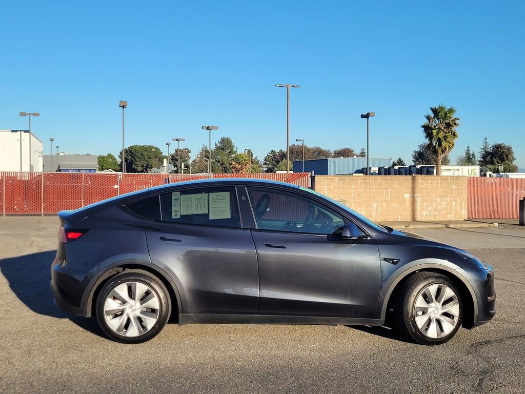 Used 2024 Tesla Model Y Long Range image 3