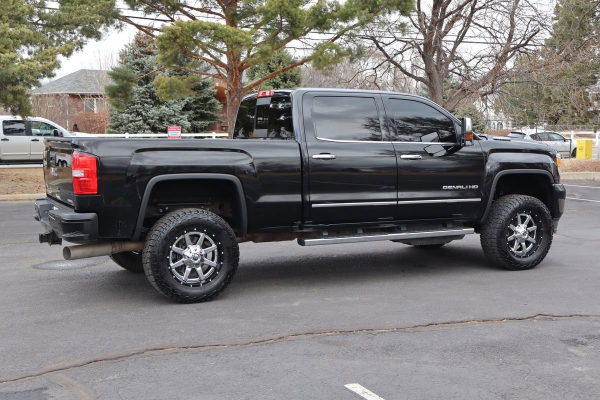 Used 2017 GMC Sierra 2500 Denali w/ Duramax Plus Package image 4